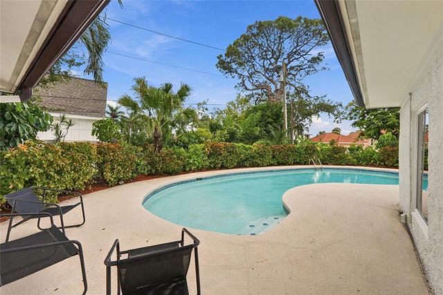 7220 SUNSHINE DRIVE S, St Petersburg, FL 33705