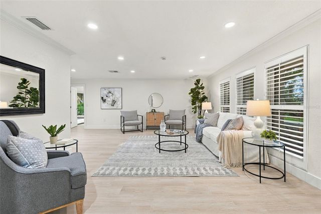 7220 SUNSHINE DRIVE S, St Petersburg, FL 33705