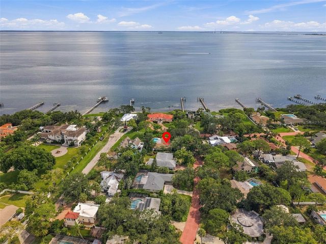 7220 SUNSHINE DRIVE S, St Petersburg, FL 33705