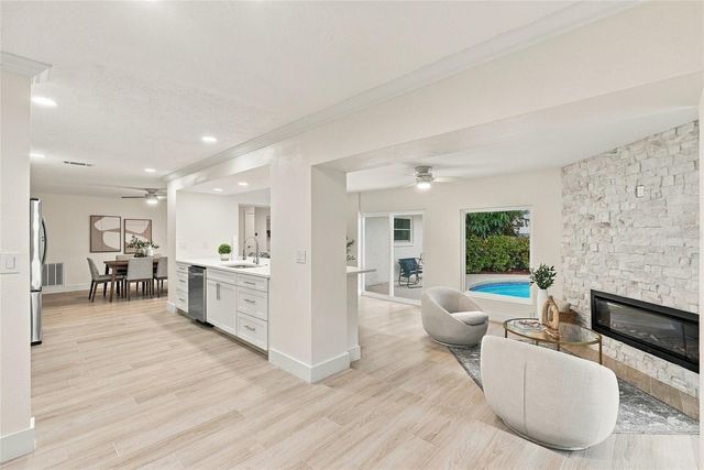 7220 SUNSHINE DRIVE S, St Petersburg, FL 33705