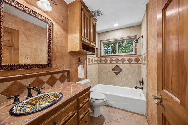 1835 Raintree Circle, Seabrook, TX 77586