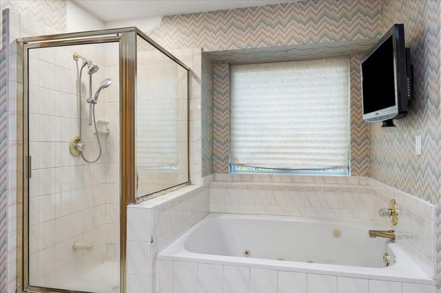 1835 Raintree Circle, Seabrook, TX 77586