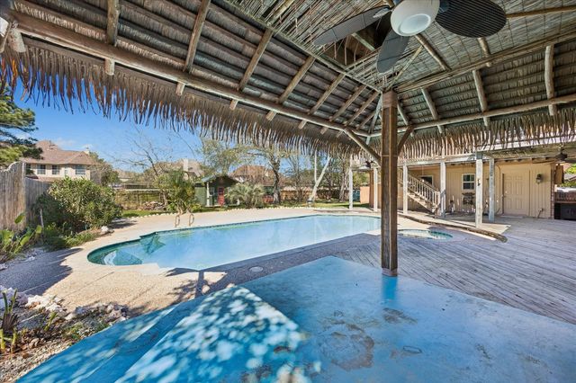 1835 Raintree Circle, Seabrook, TX 77586