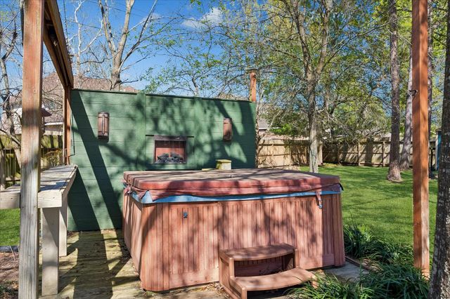 1835 Raintree Circle, Seabrook, TX 77586