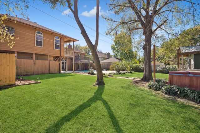 1835 Raintree Circle, Seabrook, TX 77586