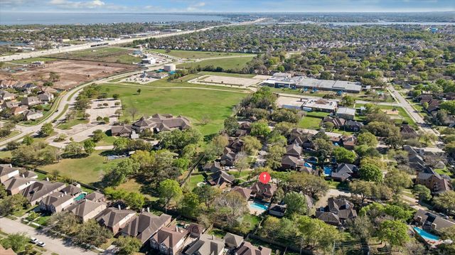 1835 Raintree Circle, Seabrook, TX 77586