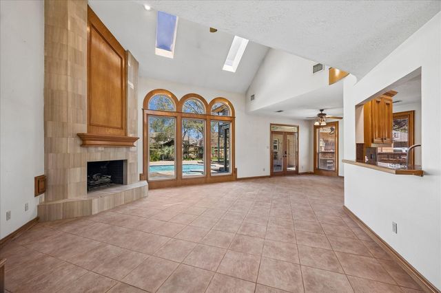 1835 Raintree Circle, Seabrook, TX 77586