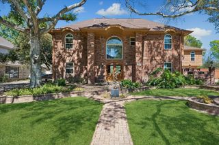 1835 Raintree Circle, Seabrook, TX 77586