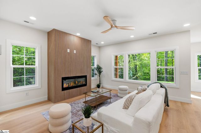 406 Point Road, Westminster, SC 29693