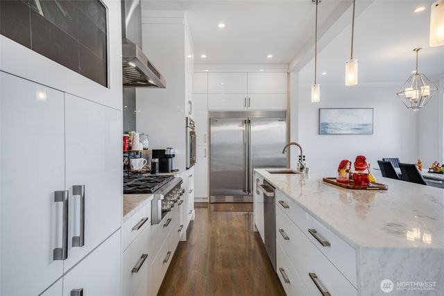 17323 Military Rd S, Seatac, WA 98188