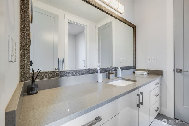 17323 Military Rd S, Seatac, WA 98188