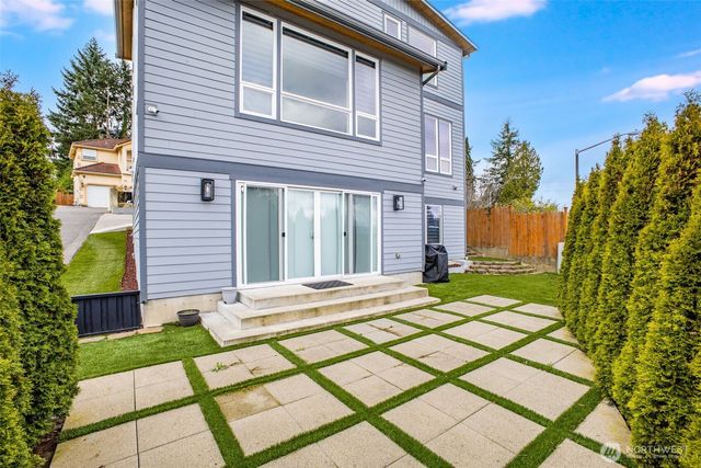 17323 Military Rd S, Seatac, WA 98188