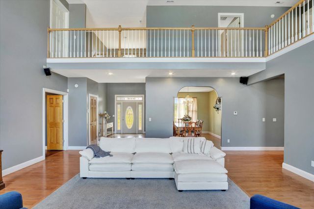 957 E 477th Road, Bolivar, MO 65613