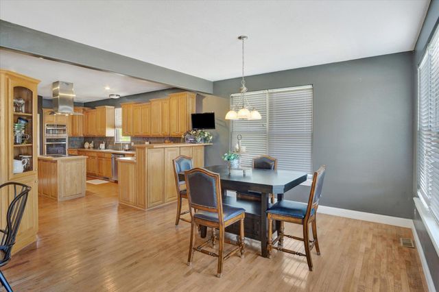 957 E 477th Road, Bolivar, MO 65613