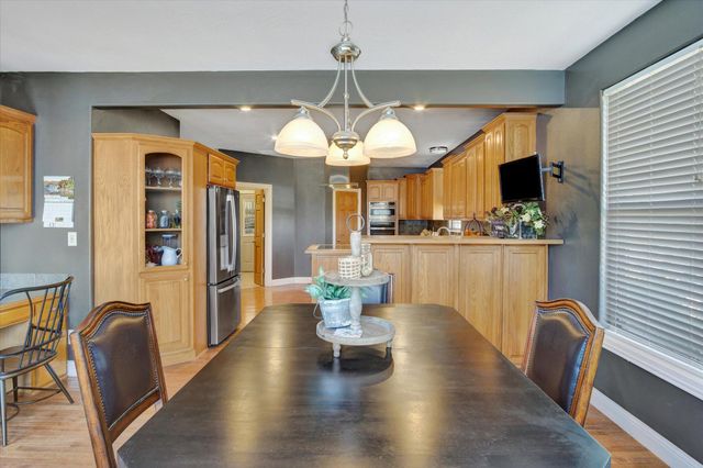 957 E 477th Road, Bolivar, MO 65613