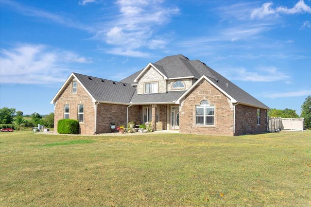 957 E 477th Road, Bolivar, MO 65613