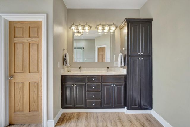 957 E 477th Road, Bolivar, MO 65613