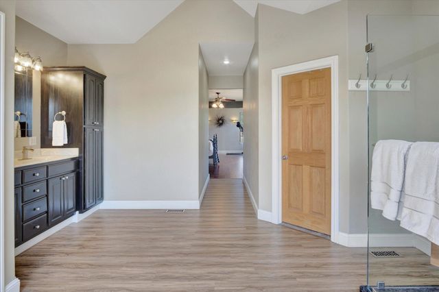 957 E 477th Road, Bolivar, MO 65613