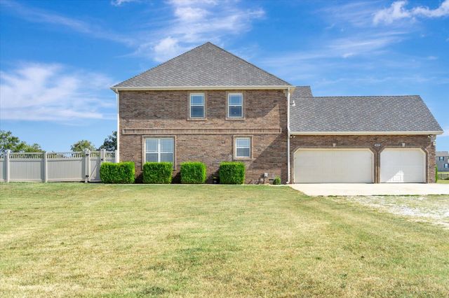 957 E 477th Road, Bolivar, MO 65613