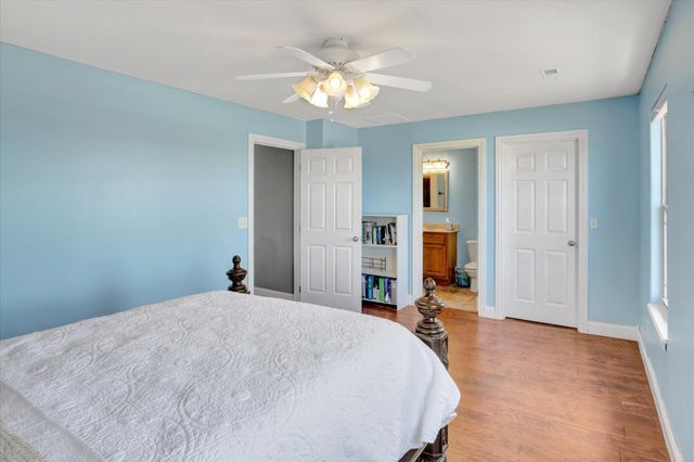 957 E 477th Road, Bolivar, MO 65613