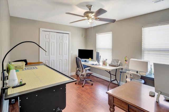 957 E 477th Road, Bolivar, MO 65613