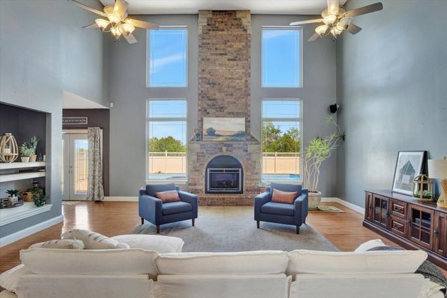 957 E 477th Road, Bolivar, MO 65613