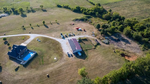 957 E 477th Road, Bolivar, MO 65613