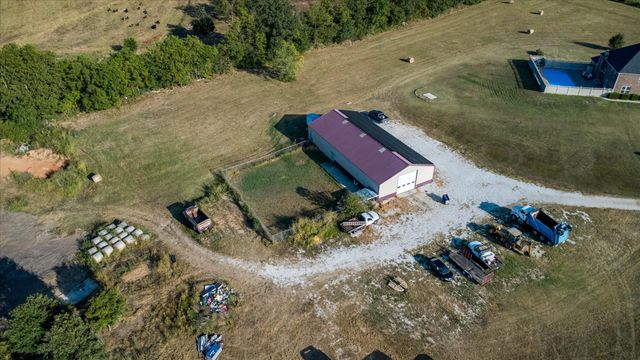 957 E 477th Road, Bolivar, MO 65613