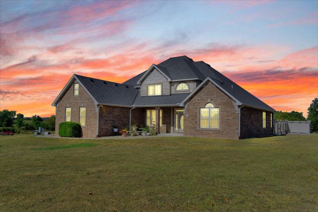 957 E 477th Road, Bolivar, MO 65613
