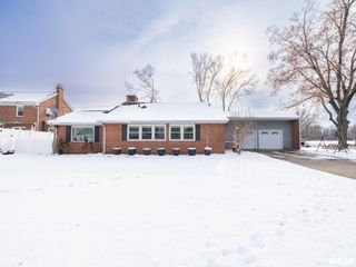 2718 W MOSS Avenue, Peoria, IL 61606