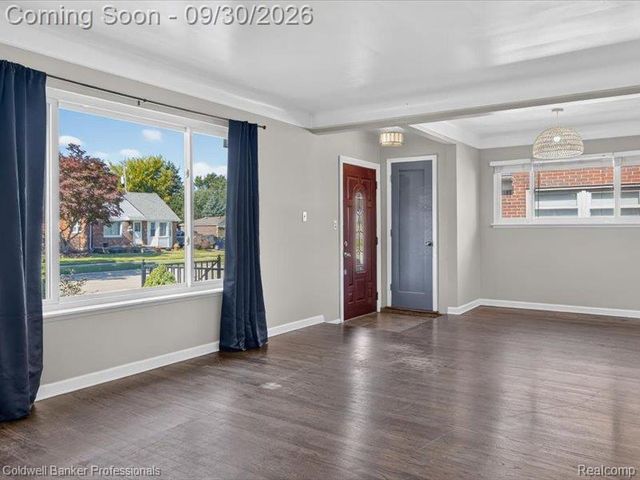 8953 Niver Avenue, Allen Park, MI 48101