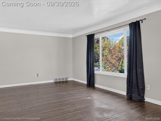 8953 Niver Avenue, Allen Park, MI 48101
