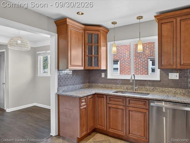 8953 Niver Avenue, Allen Park, MI 48101