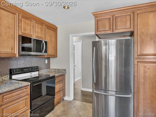 8953 Niver Avenue, Allen Park, MI 48101