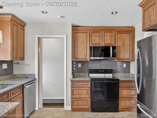 8953 Niver Avenue, Allen Park, MI 48101