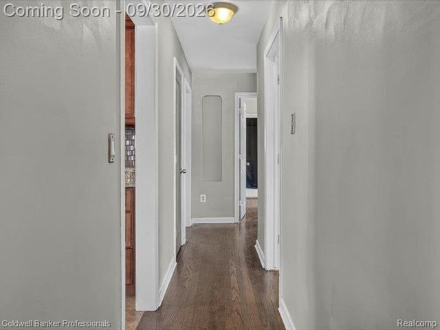 8953 Niver Avenue, Allen Park, MI 48101