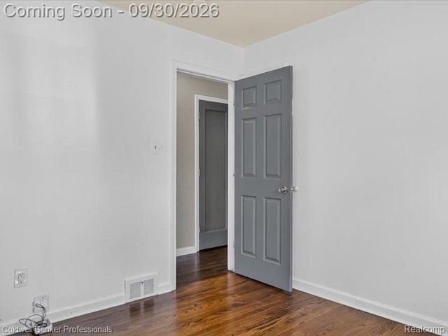 8953 Niver Avenue, Allen Park, MI 48101