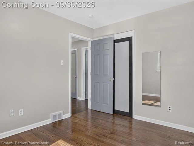 8953 Niver Avenue, Allen Park, MI 48101