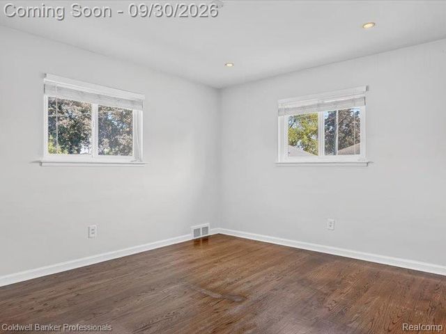 8953 Niver Avenue, Allen Park, MI 48101