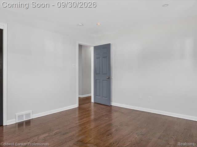 8953 Niver Avenue, Allen Park, MI 48101