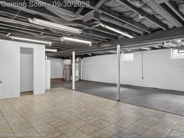 8953 Niver Avenue, Allen Park, MI 48101