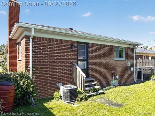 8953 Niver Avenue, Allen Park, MI 48101