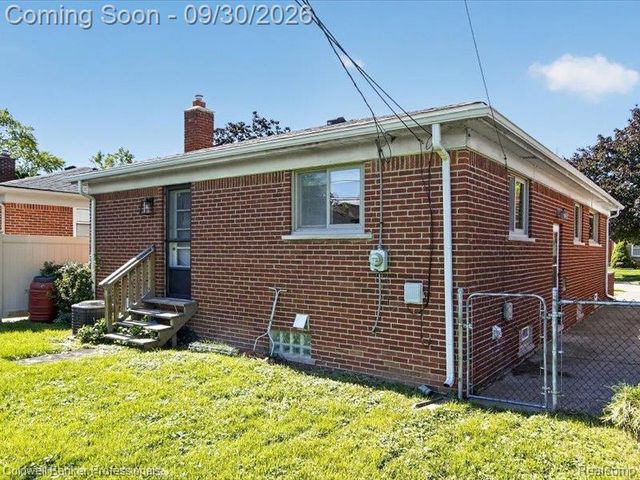 8953 Niver Avenue, Allen Park, MI 48101