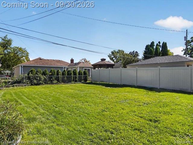 8953 Niver Avenue, Allen Park, MI 48101