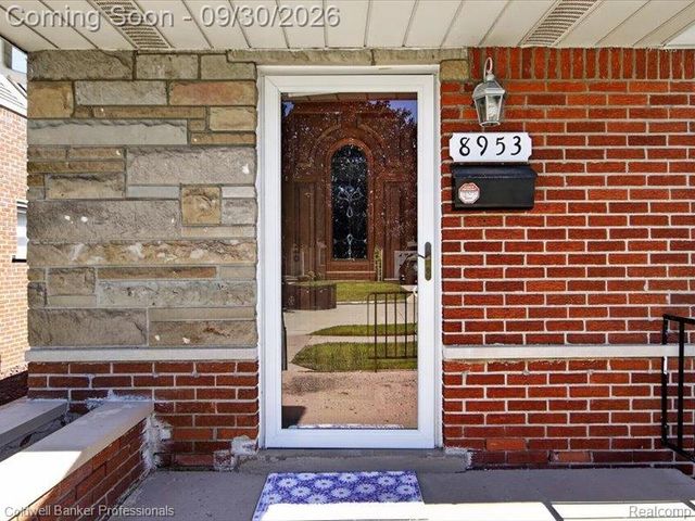 8953 Niver Avenue, Allen Park, MI 48101