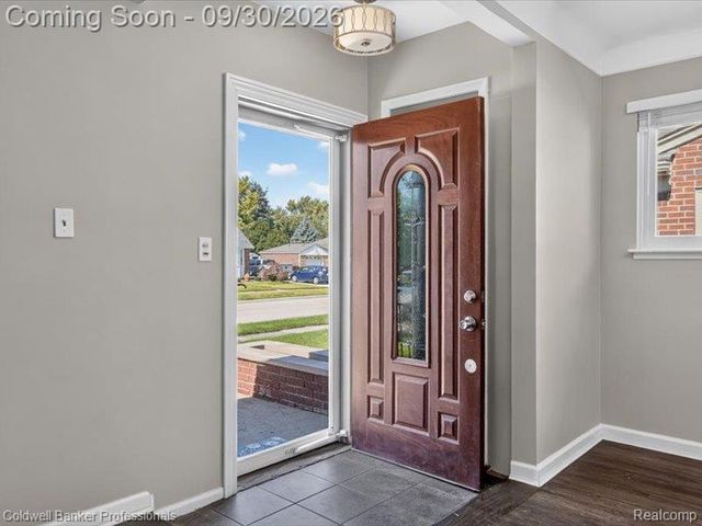 8953 Niver Avenue, Allen Park, MI 48101