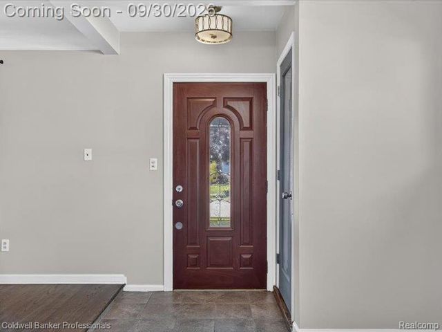8953 Niver Avenue, Allen Park, MI 48101