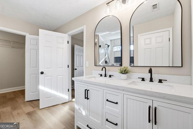 3260 Navajo Circle, Gainesville, GA 30501