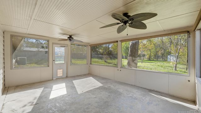 1032 S Mesquite Avenue, New Braunfels, TX 78130