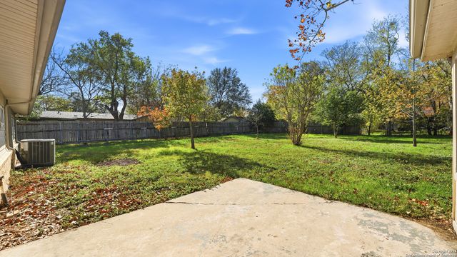 1032 S Mesquite Avenue, New Braunfels, TX 78130